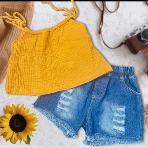 Girls cute summer outfit size 4